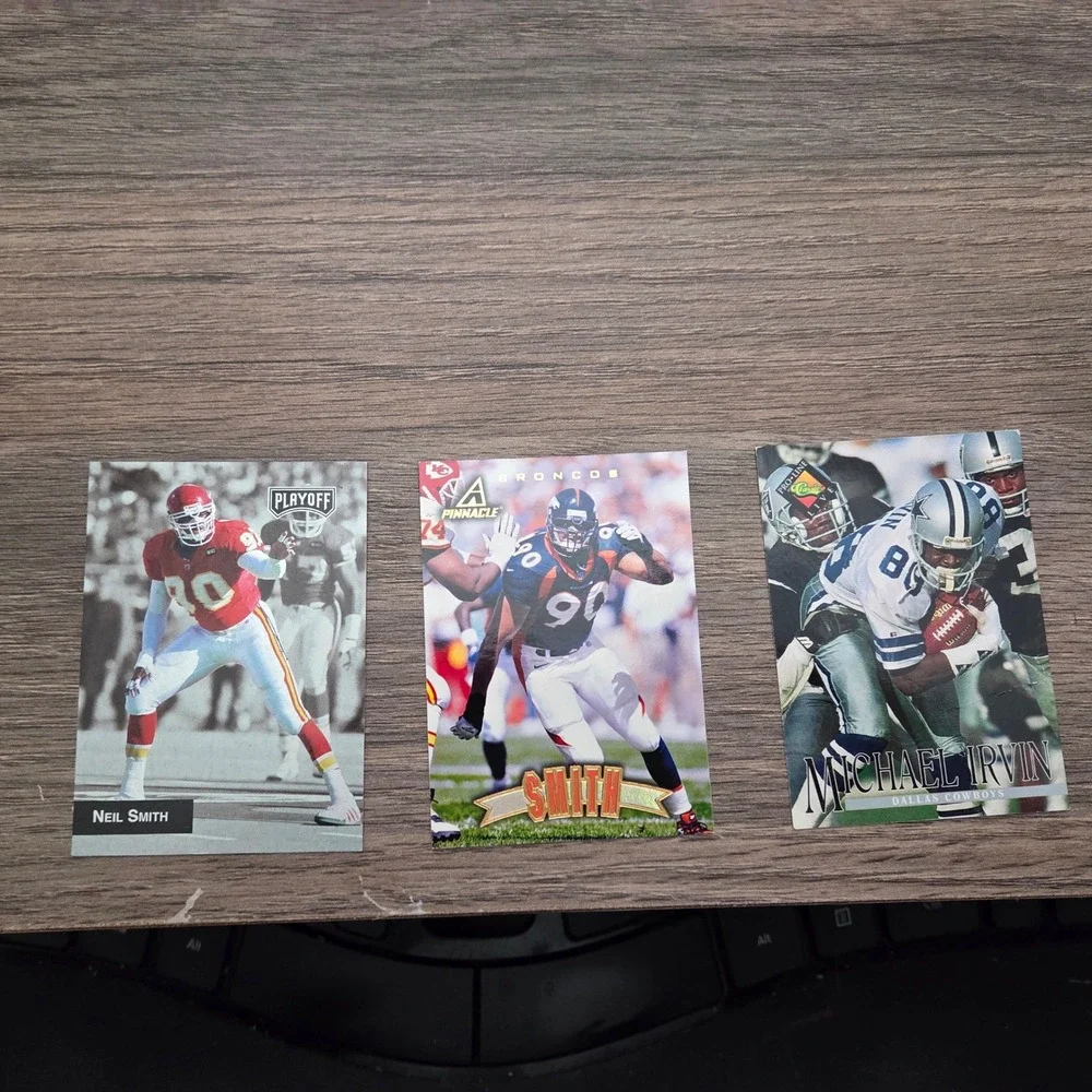 Vintage #2 Lot of 25 NFL Football Card Lot M. Faulk Aikman M. Allen and more 90s